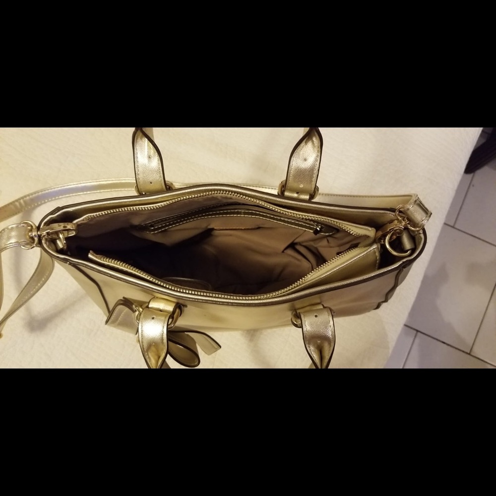 Metallic Gold Purse - Picture 3 of 8